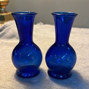 Vintage Elegant glass blue cobalt bud vase